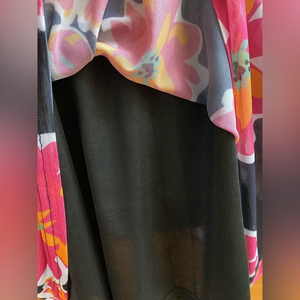 NWT Southern Stitch Vibrant Floral Blouse with Pink & Orange Accents Size Large - Picture 4 of 7
